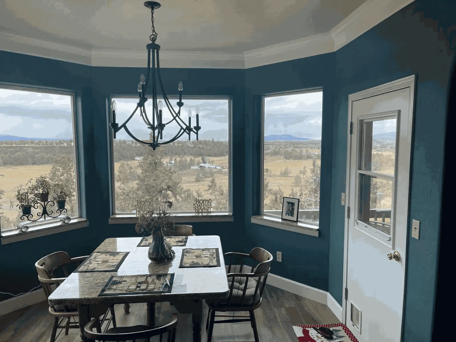Exterior repaint with accent door in Redmond by Bill Sizemore Painting