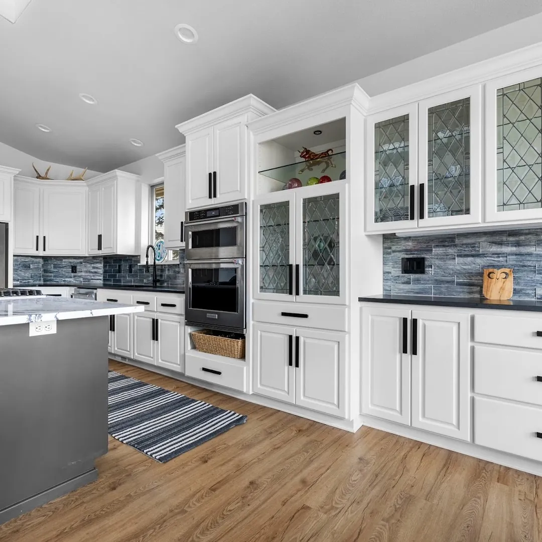 Kitchen cabinet refinish in Sisters by Bill Sizemore Painting
